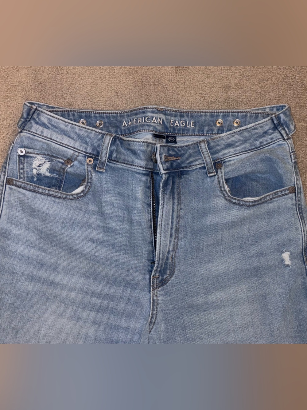 American Eagle Outfitters Light Wash Wide Leg Jeans NWOT - Picture 2 of 6